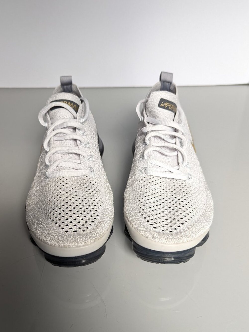 Nike Air VaporMax 2 Vast Grey Metallic Gold Knit Sneaker Size 7.5 Lace Up Comfy - Picture 10 of 10